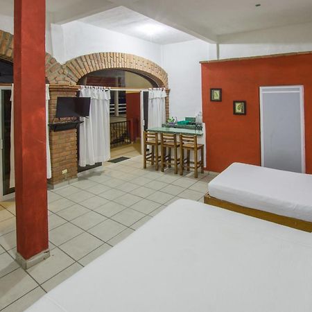 Traditional Sierra Leon Oceanfront Rooms - Adults Only Puerto Vallarta Exterior foto